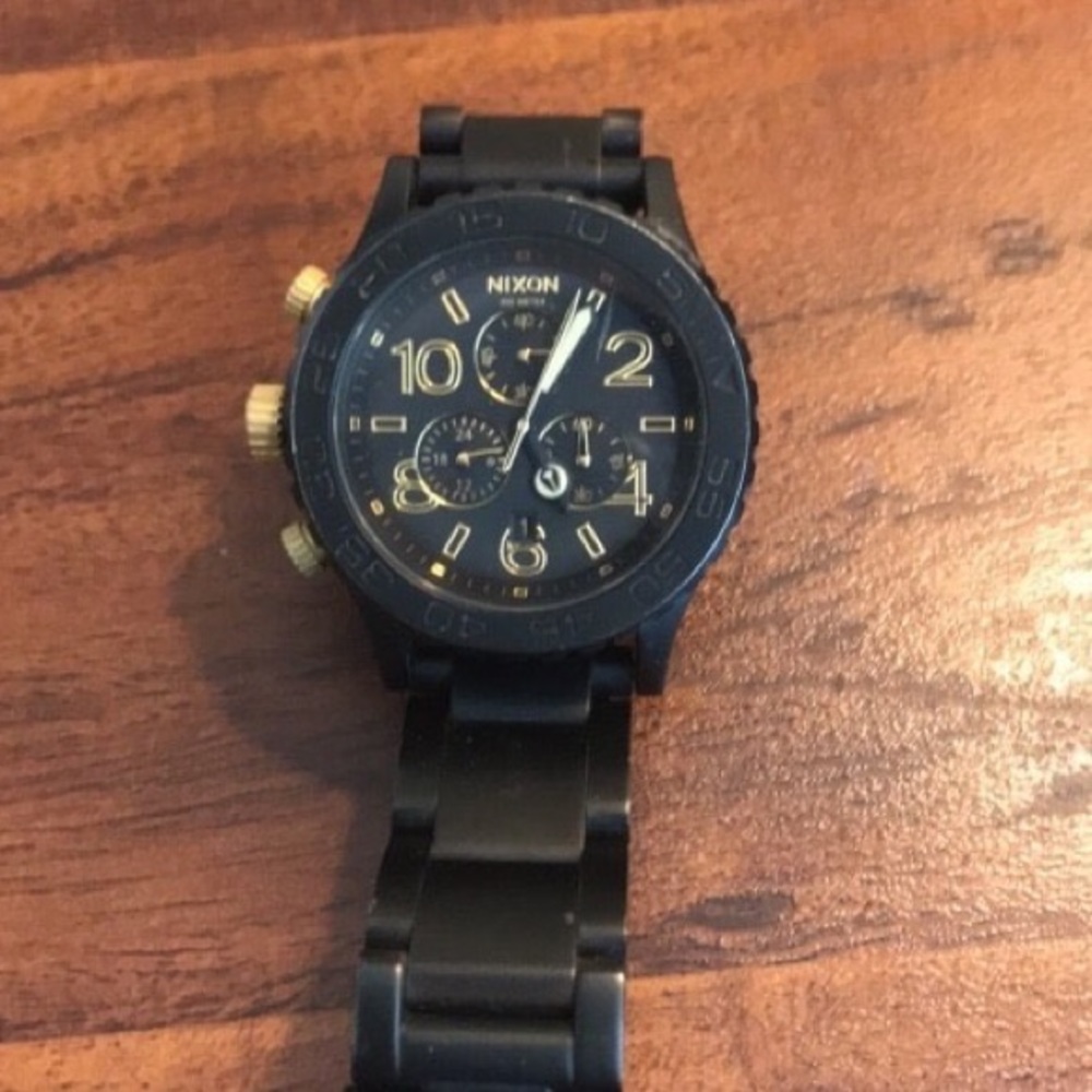 Nixon 42-20 watch